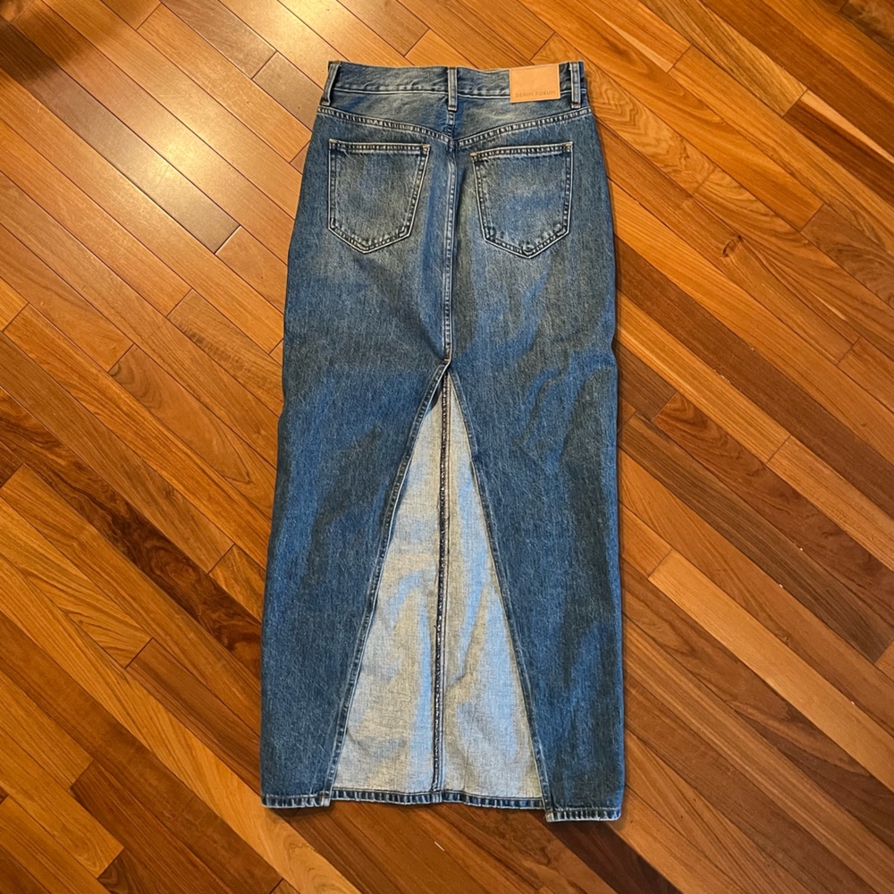 Aritzia denim forum the 90s pencil Maxi denim skirt, size 26